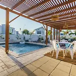 Black Swan Villa Perivolia