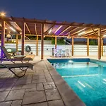 Black Swan Villa Perivolia