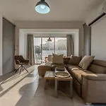 Black Swan Villa *