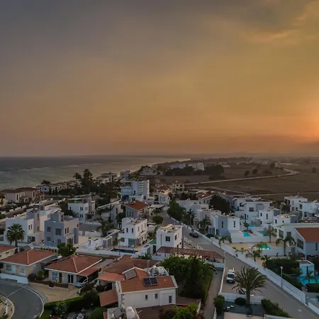 Black Swan Luxury Vila Perivolia