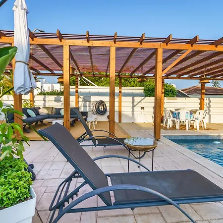 Vila Black Swan Luxury