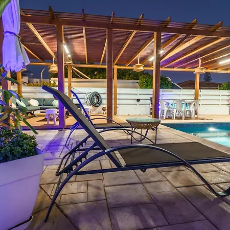 Black Swan Luxury Vila *