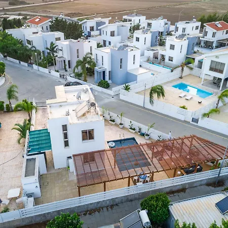 Villa Black Swan Perivolia