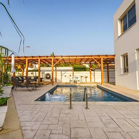 Black Swan Villa *